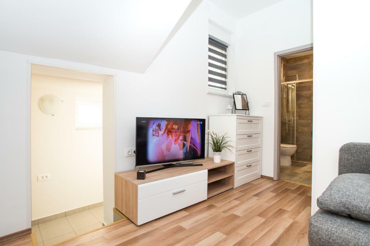 Apartments Omorfia Kraljevica Exterior foto